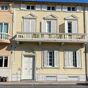 Artemare Affittacamere Viareggio